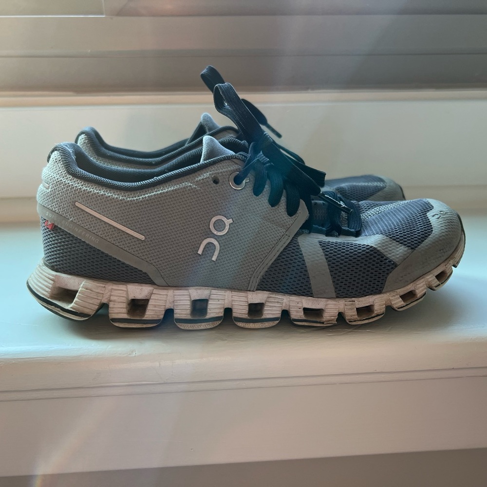 On Running Shoes women’s size 6